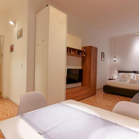 M&M Apartment Болоня Екстериор снимка