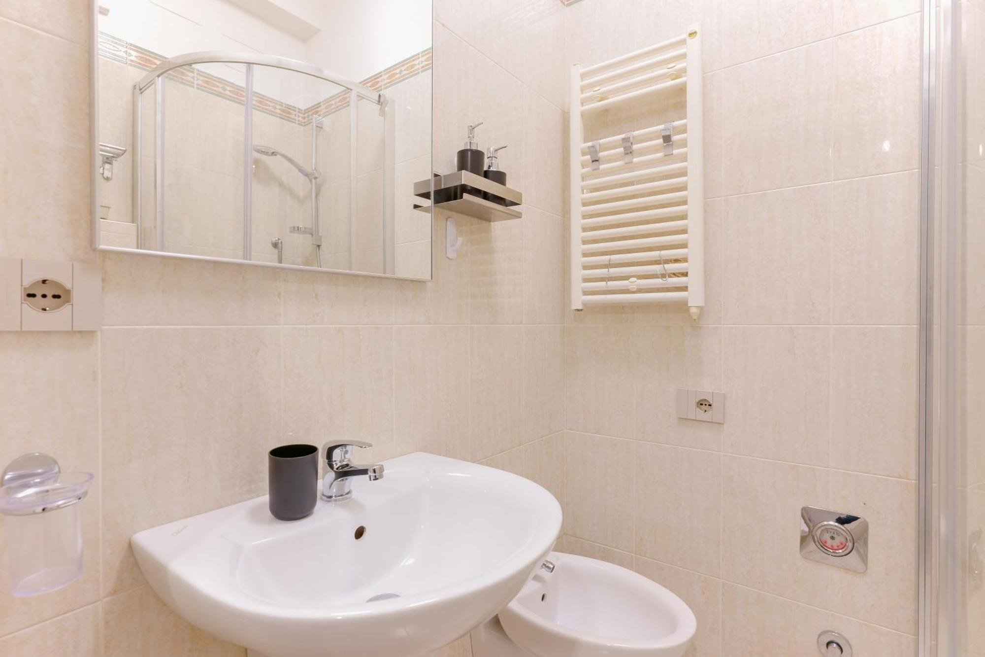 M&M Apartment Болоня Екстериор снимка