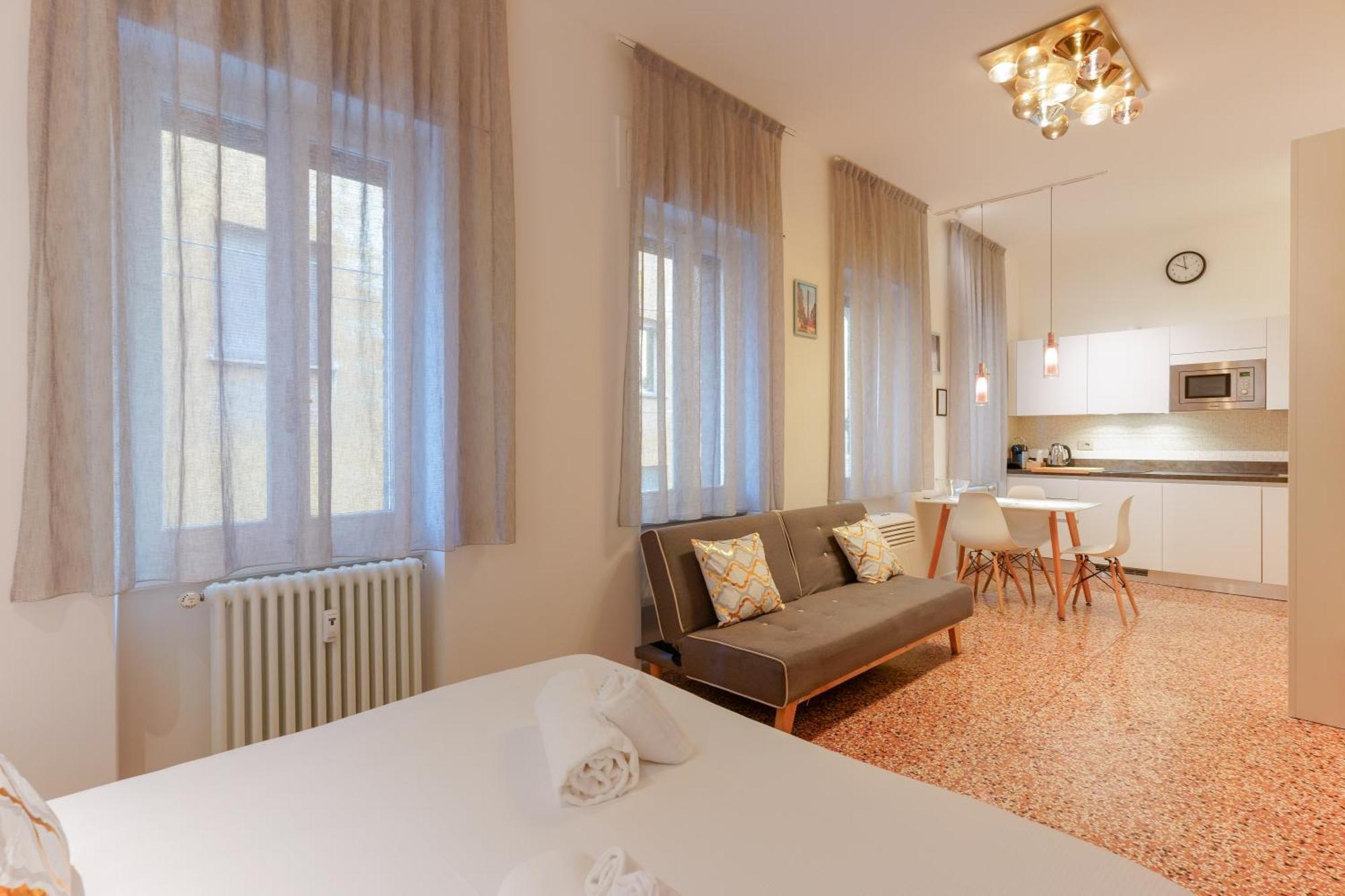 M&M Apartment Болоня Екстериор снимка